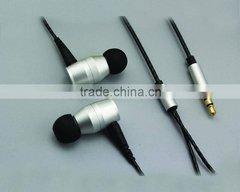 High quality detachable audiophile earphone/headphone