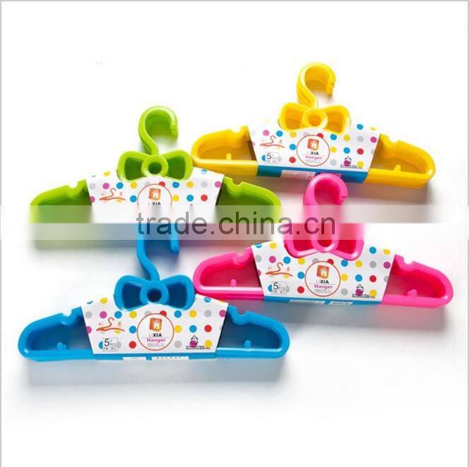 high quality custom creative plastic drying clothes hanger