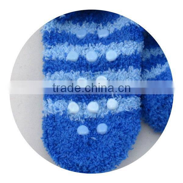 Wholesale Non-slip kids cartoon animal wholesale polyester socks