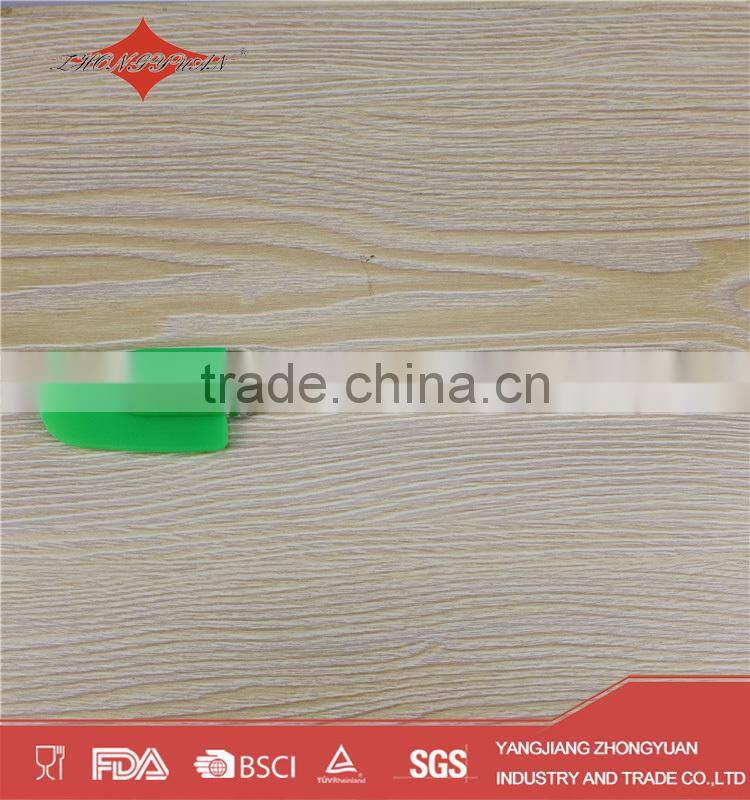 3-piece silicone spatula set with plastic handle