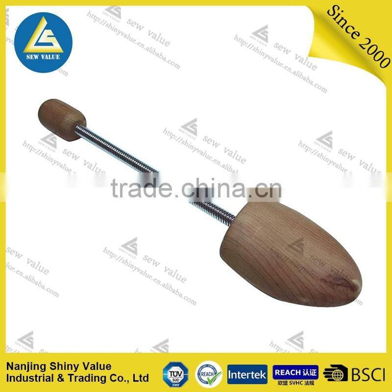 Adjustable men's shoe tree type wooden material shoe lasts with spring