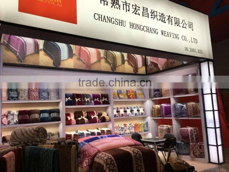 2016 new design luxury 2ply embossed flannel blnaket with sherpa