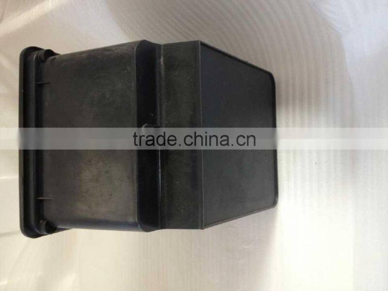 black hydroponic Dutch Buckets with lids