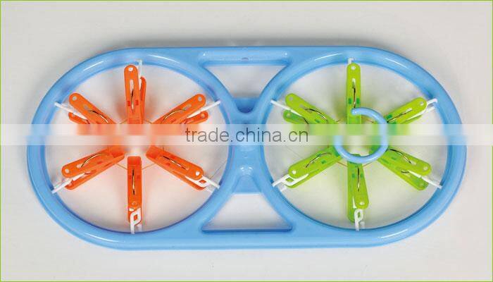 Double loop colorful plastic hanger with 14pegs