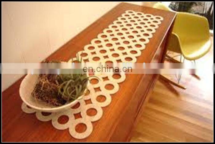 Long circle style die cut felt table runner,table mat