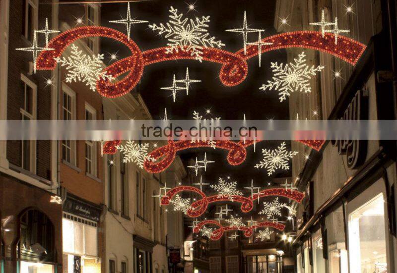 2015 outdoor christmas motif light across street