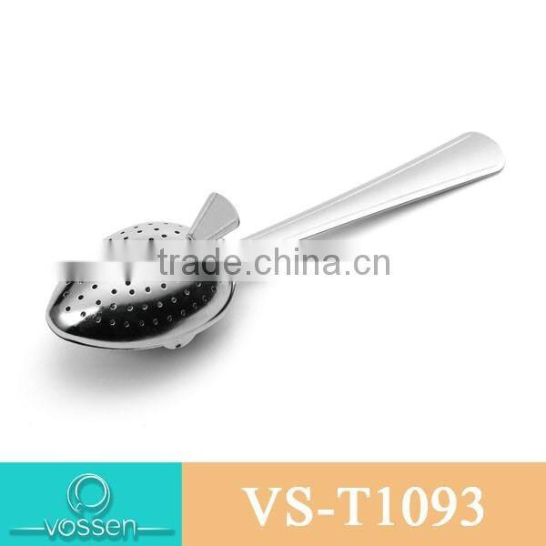 Teapot shaped tea accessory