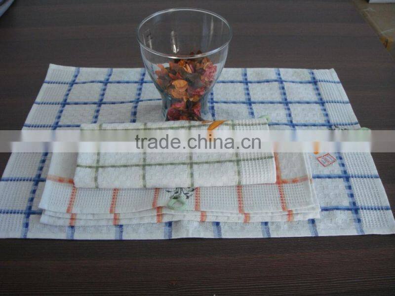 China supplier large waffle check tea towel with carrot design