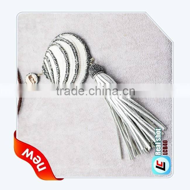High-quality genuine leather necklace for ladies with shell pendant