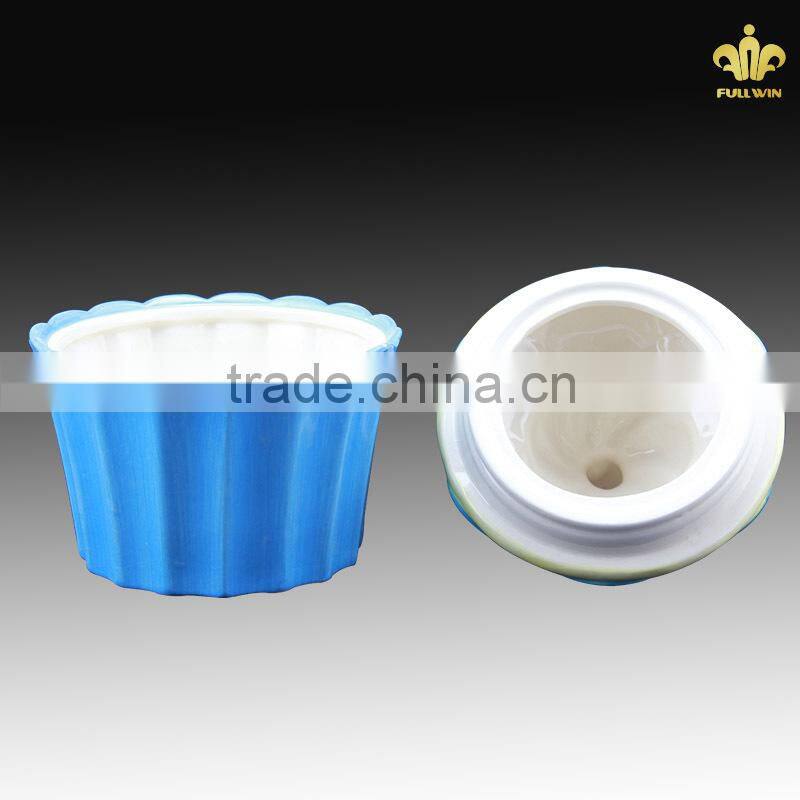 Canister with cake design