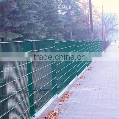 Outdoor safety mesh fence welded wire mesh fence in rolls