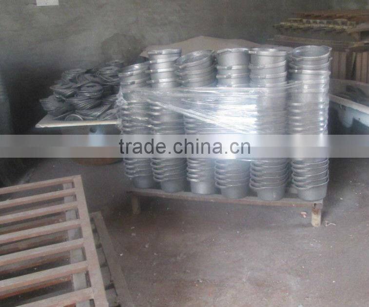 cast iron oval casserole