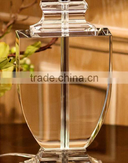 Medal shape design K9 clear crystal table lamp with fabric lampshade