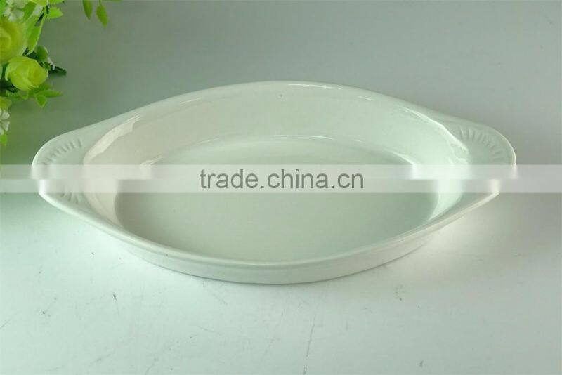 White oval shape ceramic bakeware porcelain bake plate with hands in stocklots