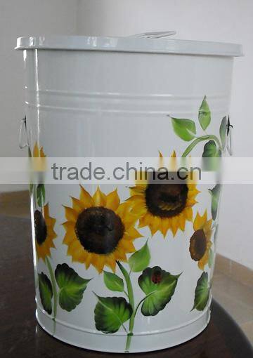 Outdoor metal dustbin and waste bin