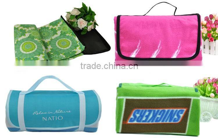 New Design Fold Up Waterproof Beach Blanket For Picnic