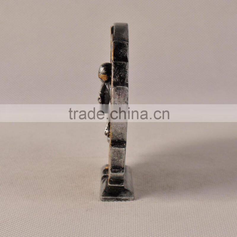 Sports skiing trophy cup in resin material