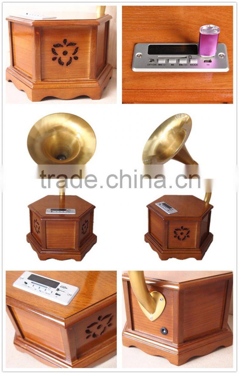 Rain Lane Decoration Gift USB SD Bluetooth Speakers Retro Gramophone With Horn