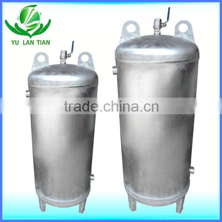Compact structure stainless steel storage tank