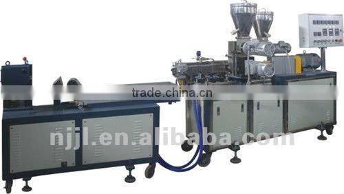 Twin screw extruder strand pelletizing line