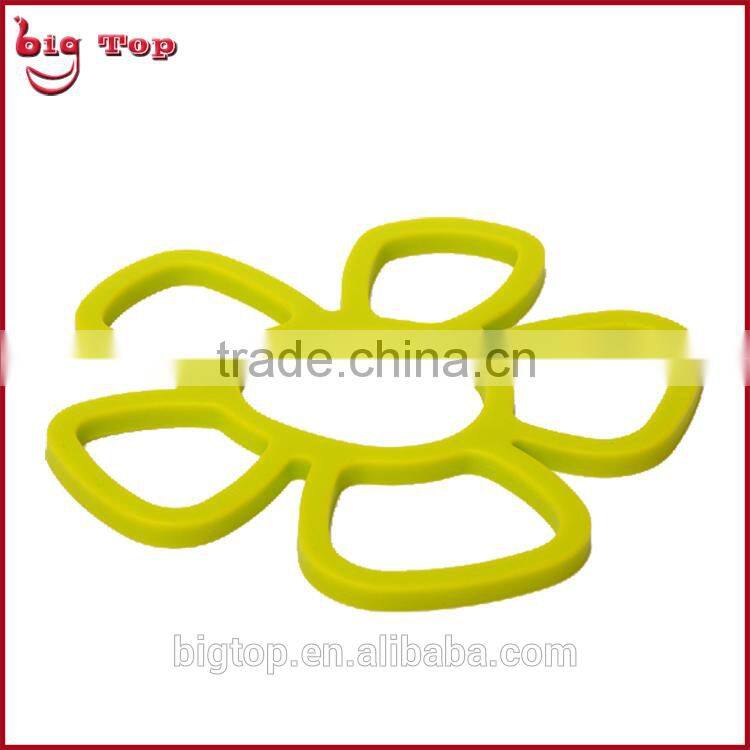 BT0122 Wholesale Flower Shape Silicone Table Mat Insulating Pat Cup Mat Kitchen Utensil