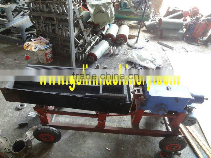 Mini mobile gold shaking table with movable wheels for small scale mining separation