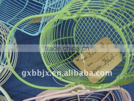 Wire multi-shape egg storage basket with handle