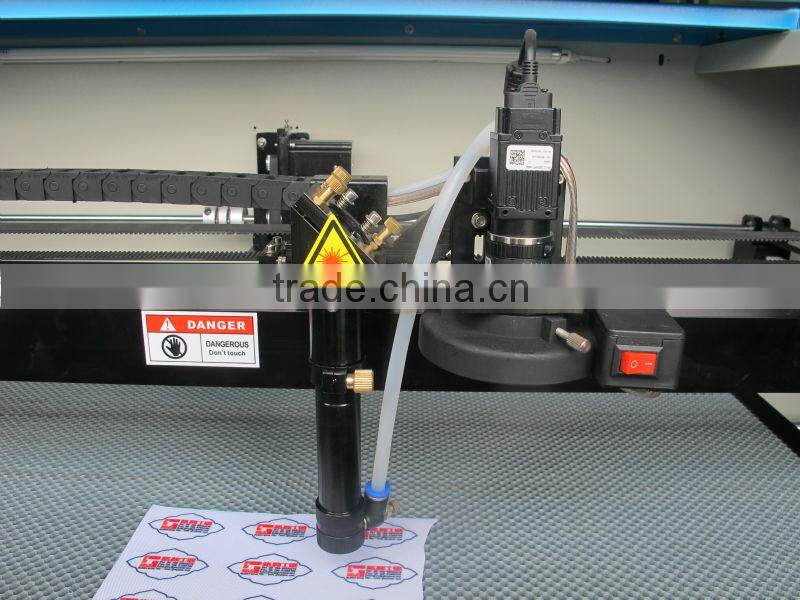 1000mmx800mm Fine and Precise Positioning Woven Labels Movable Exchanging working table laser cutting machine