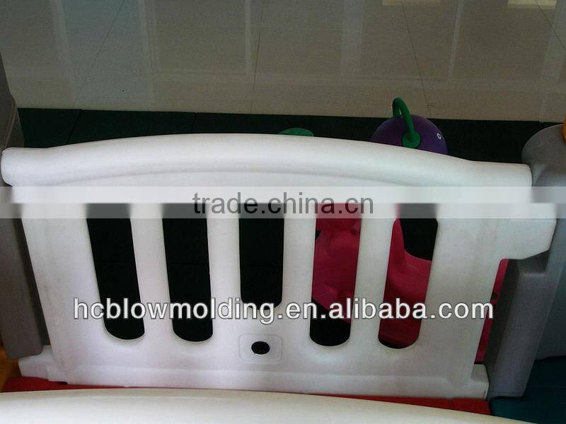 OEM Large Blow molding Product Plastic Fence Panel for Playhouse Dog house
