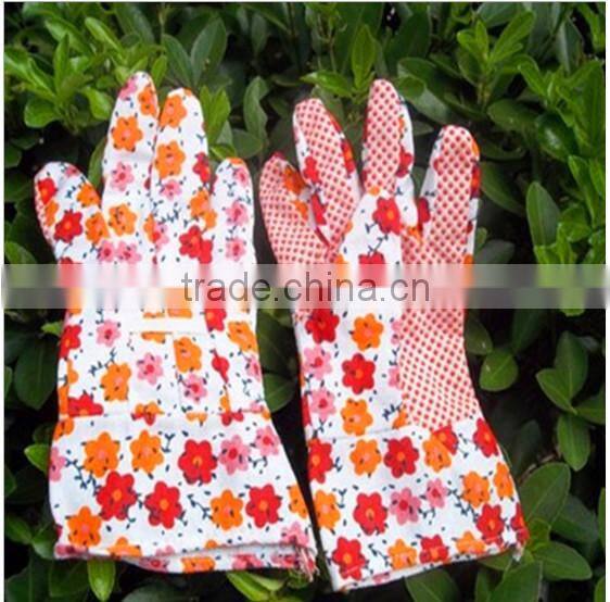 Printed Cotton With Gardening Glove