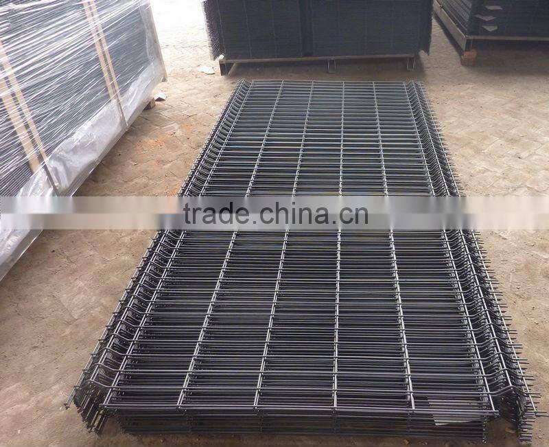 galvanized curvy welded mesh fence