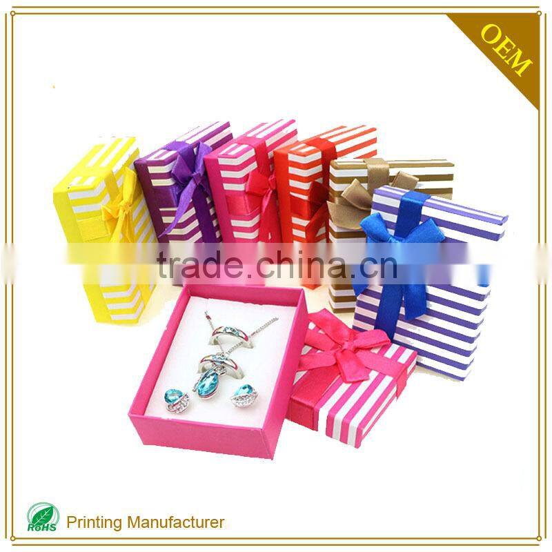 White Premium Hard Paper Gift Box With Lid Tray Custom Logo