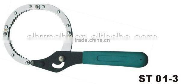 Wing type oil filter wrench for car