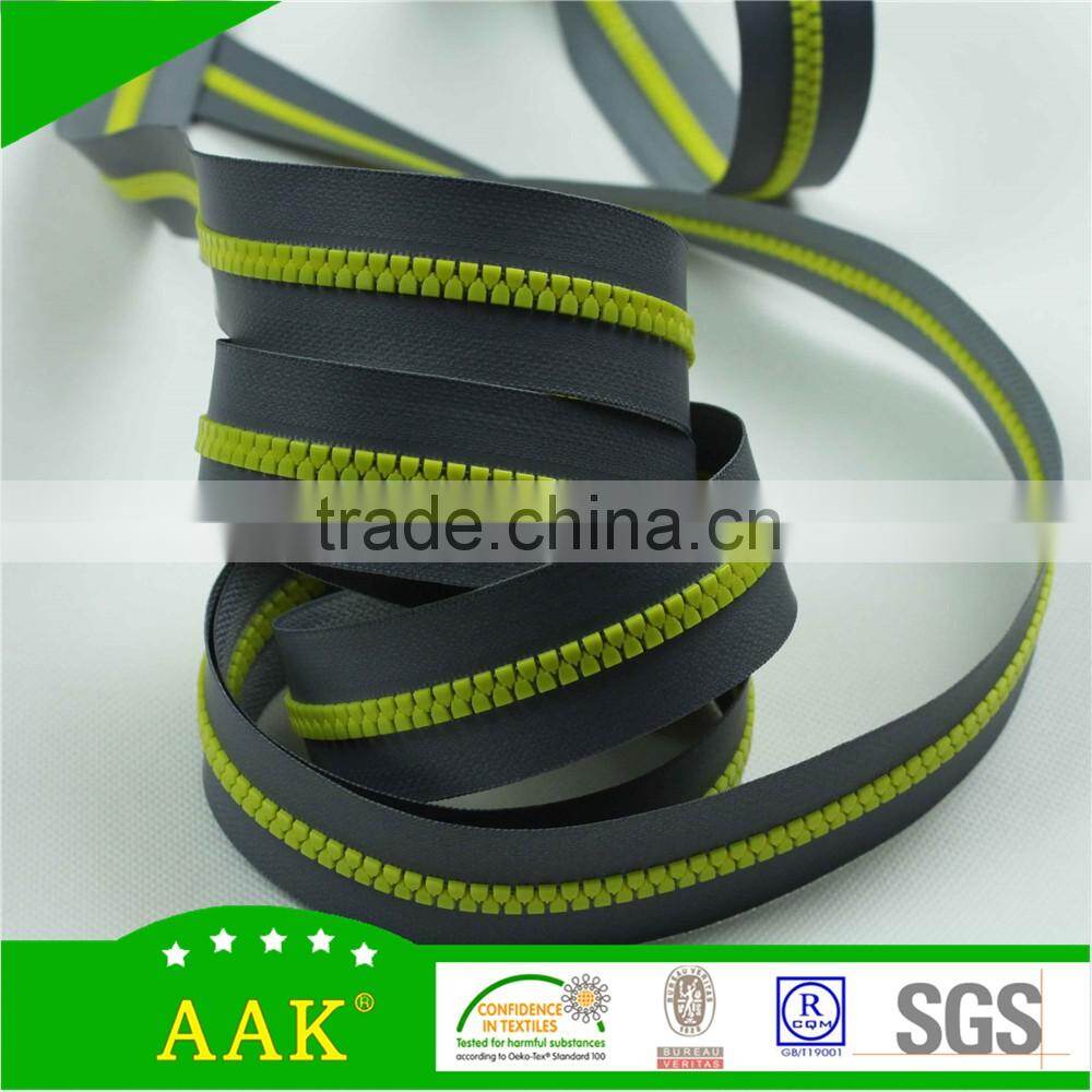 5#Plastic long chain waterproof zipper