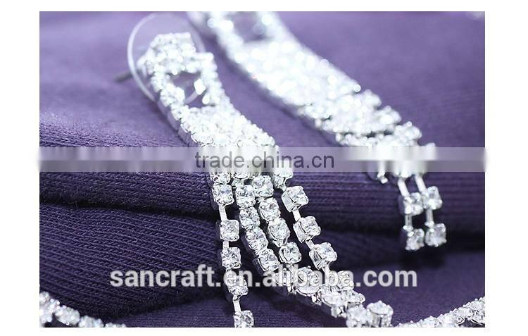 beautiful customized crystal silver bridal jewelry set