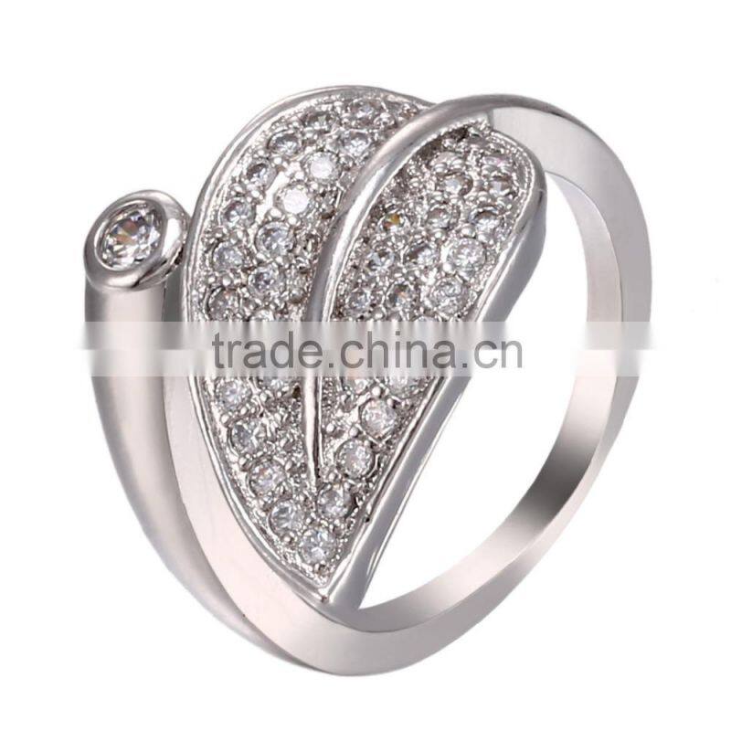 Antique Lovely Leaf Shaped Women Inlay Austria Crystal Gold Plated Engagement Ring