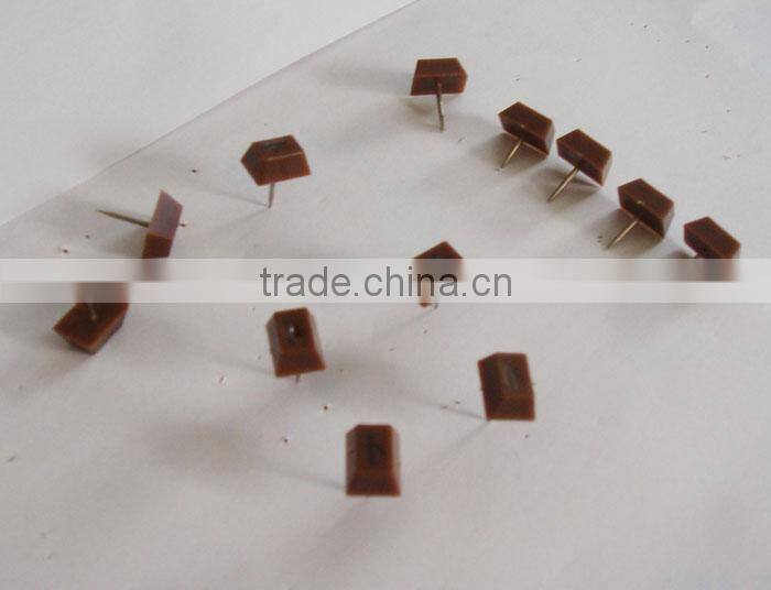 Eco-Friendly,Safe & Easy handle Feature and color thumbtack