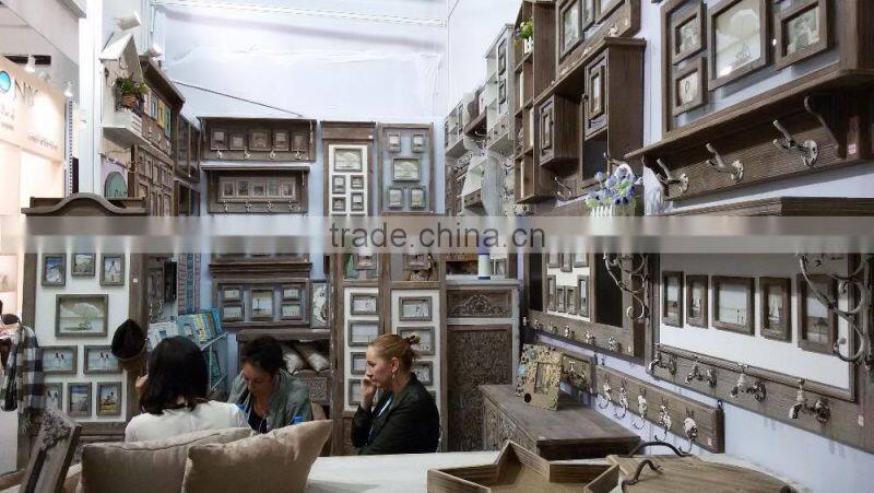 2016 new style antique wooden multi openings photo frame with door shape