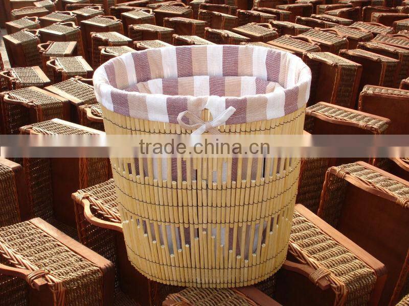 Homes Hand-Woven Willow dirty clothes basket