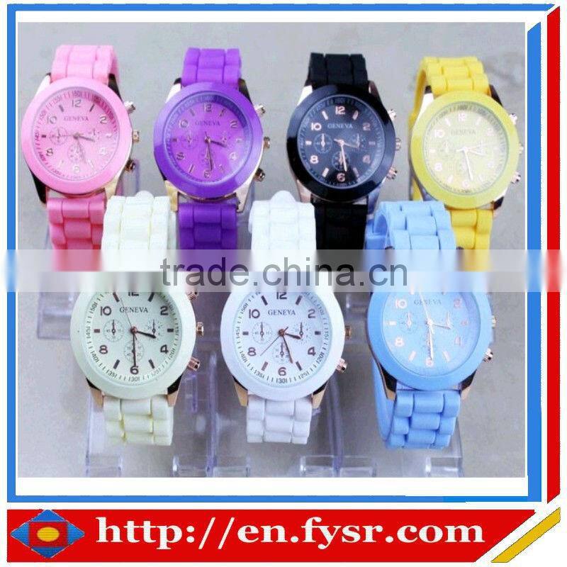 2013 new popular cheap wholesale price trendy silicone sport watch