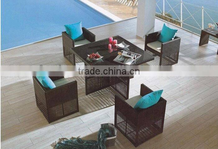 Cube Rattan outdoor Dining Table and 4 Chairs