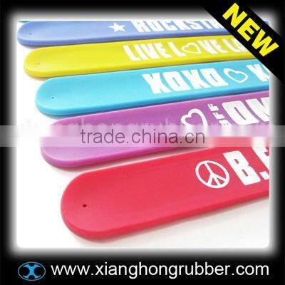 latest promotional silicone slap bracelet