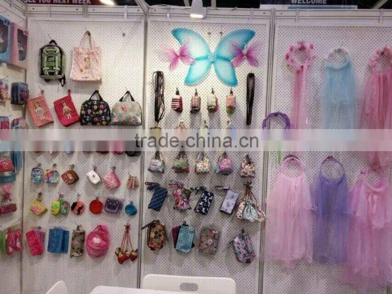 2015 popular fancy plastic gift keychain in key chains custom