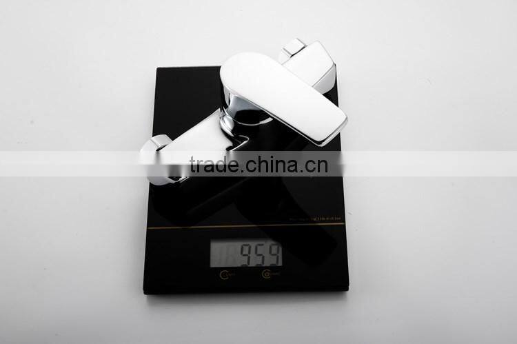 QL-33313 Best Price ! Luxury Bathroom Bathtub Mixer Brass Shower Set With Chrome Plated Bathtub Mixer