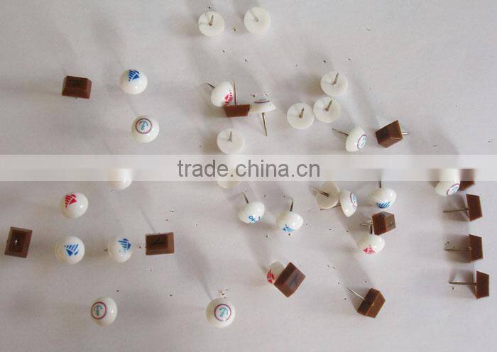 Eco-Friendly,Safe & Easy handle Feature and color thumbtack