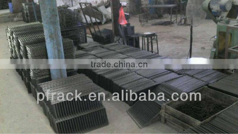 Oven wire rack metal shelf bracket