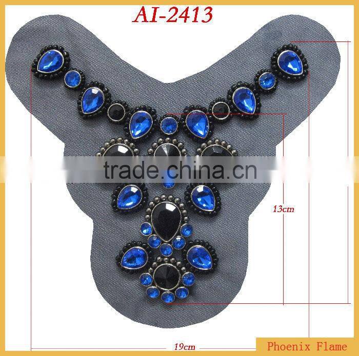 Big diamonds beaded applique AI-2413