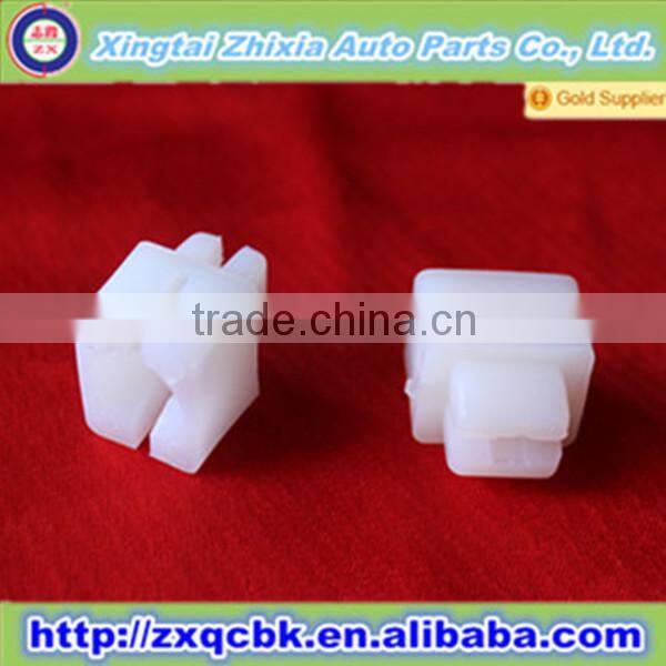 Auto clips and plastic fasteners on sell/Auto Door Panel Clips