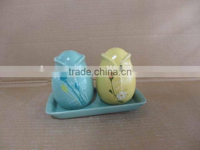 White Ceramic ball salt and pepper shaker