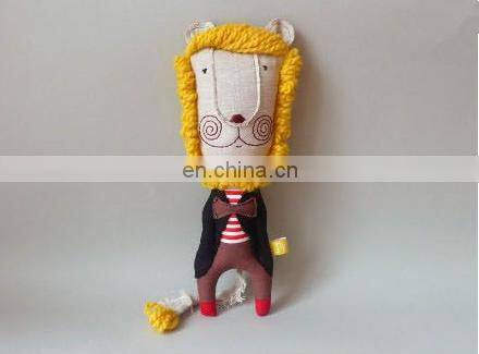 lovely hand-sewn lion plush toys. sew. stuffed animal.Cute DIY lion